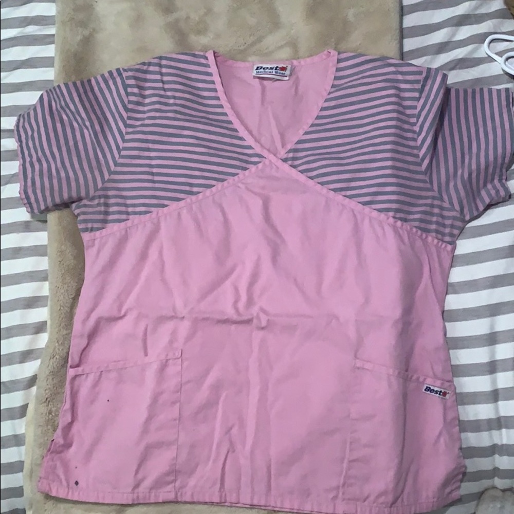 Best medical wear scrub top